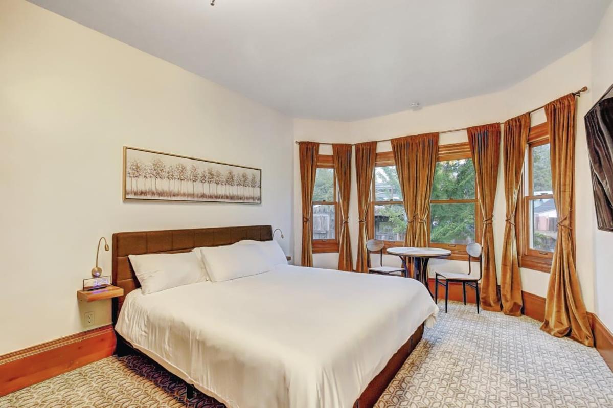 Golden Dreams Inn Grass Valley Room photo
